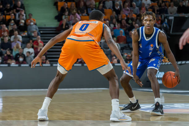 火箭更多依 火箭更多依